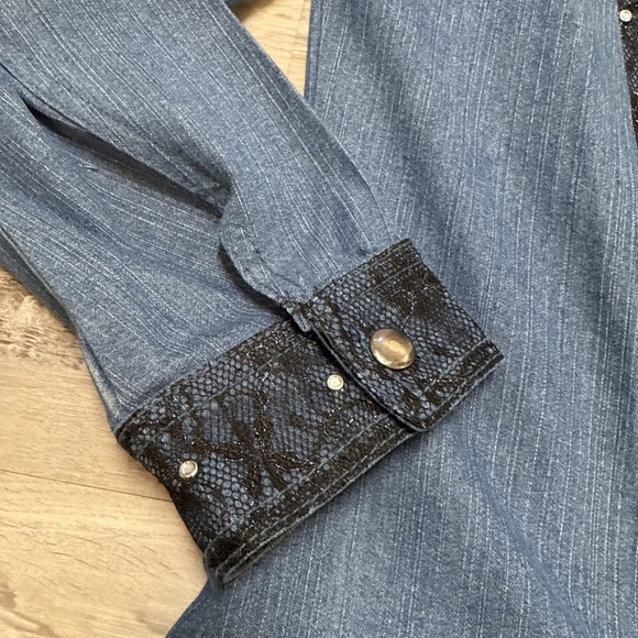 Vtg Y2K Fleur De Lis Western Denim Jacket Button Down Shirt Cowgirl sz M - Picture 3 of 6